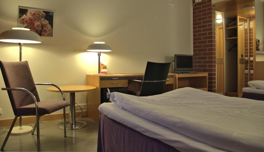 Hotel Kuninkaantie Espoo Room photo